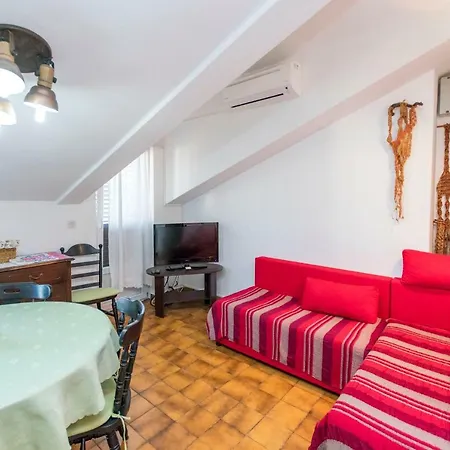 Apartment Maja *